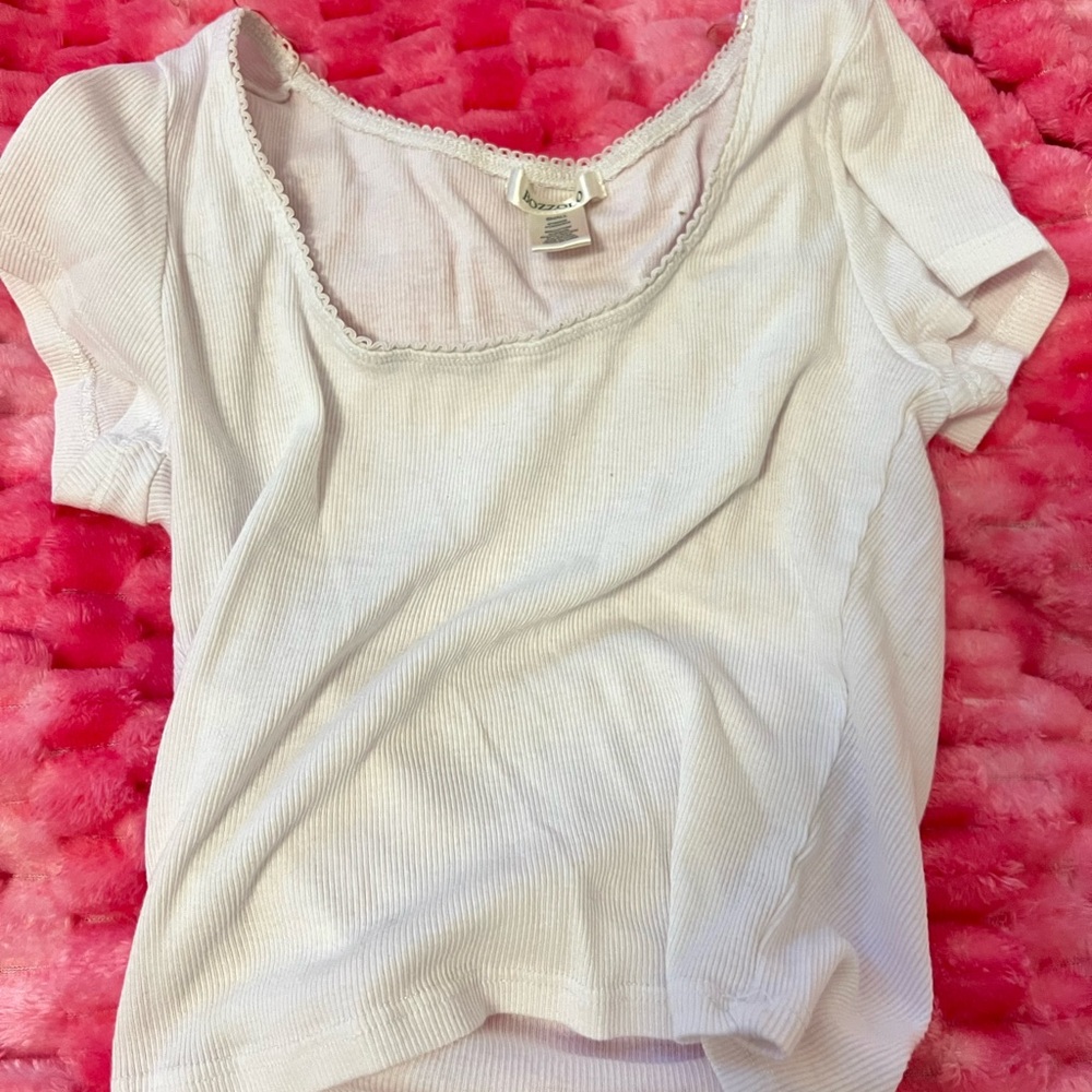 Plain white crop top w ruffle trim